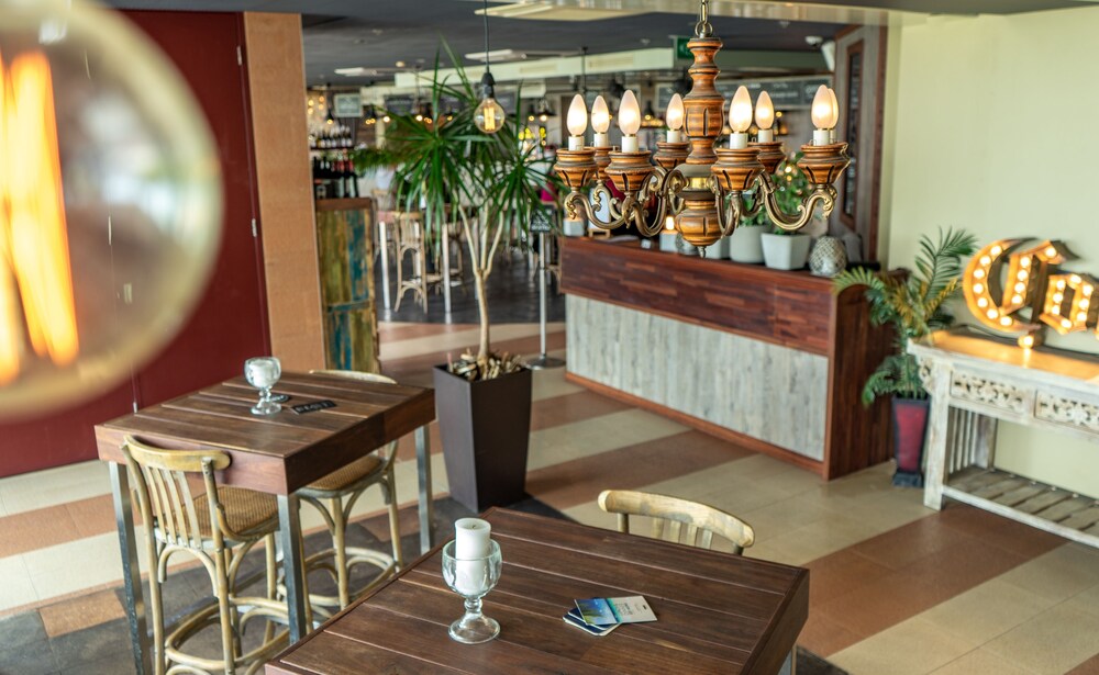 Mullaloo Beach Hotel — Mullaloo — photo 2