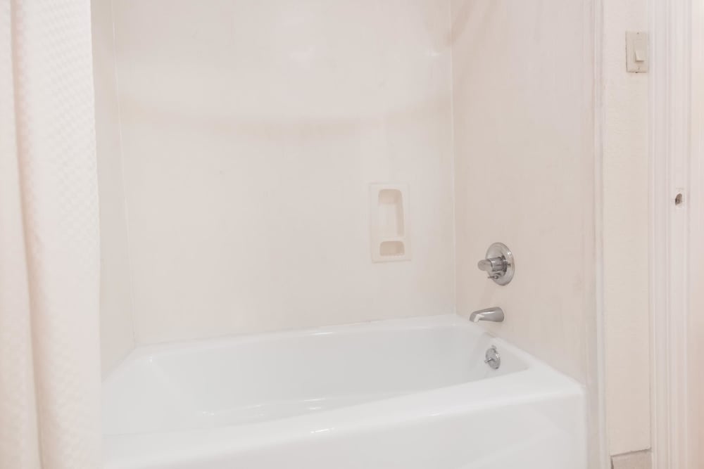 Days Inn & Suites by Wyndham Winnie - photo 17