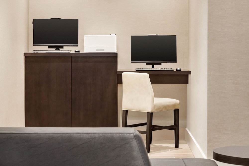 Residence Inn by Marriott New York JFK Airport - photo 31