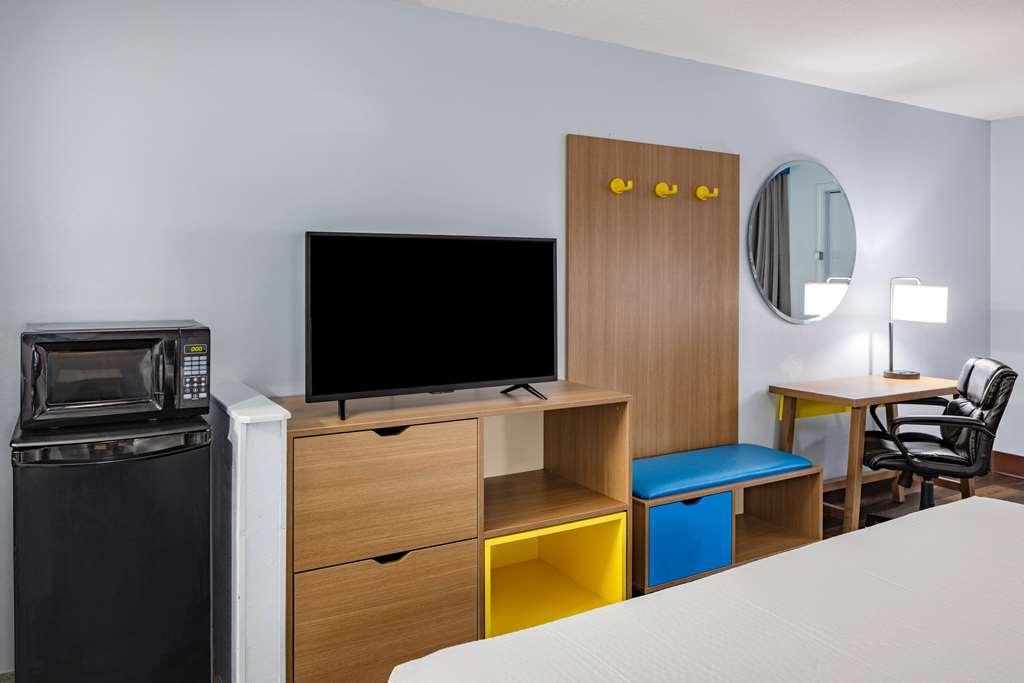 Days Inn by Wyndham Pensacola I 10 - photo 8