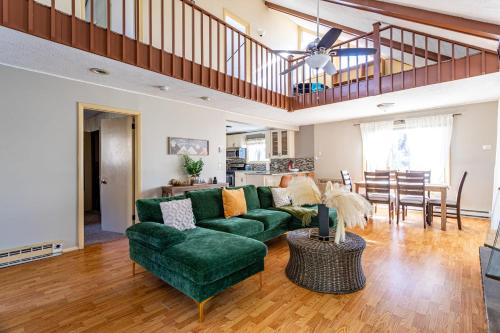 Game Room Fire Pit Dog Friendly - last minute hotel in Unknown City