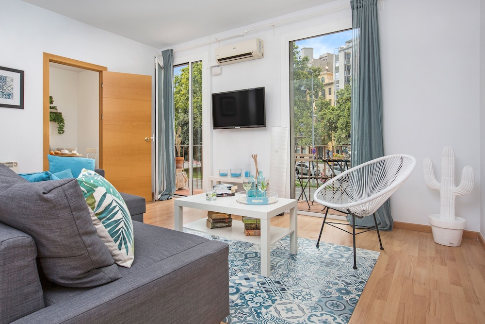 Three bedrooms apartment — 4-Star Luxury Hotel in Barcelona, Spain