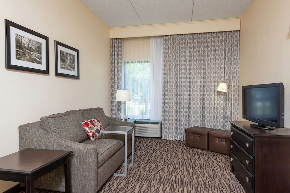 Hampton Inn & Suites Cleveland Airport Middleburg Heights - photo 30