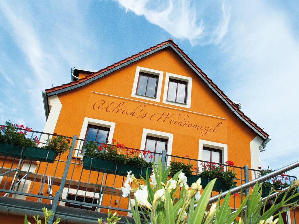 Weingut Jan Ulrich - carbon neutral hotel in Nunchritz