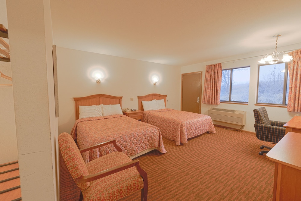 Harlan Inn and Suites - photo 29