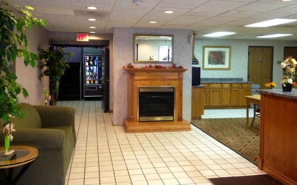 Super 8 by Wyndham Logansport - photo 2