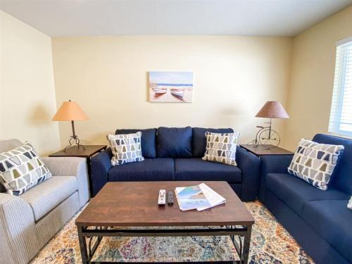 Lake View Condo 890 2 — 4-Star Luxury Hotel in Garden City, United States