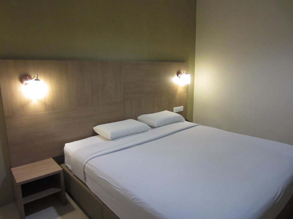 Radiant Hotel — Lumut — photo 2