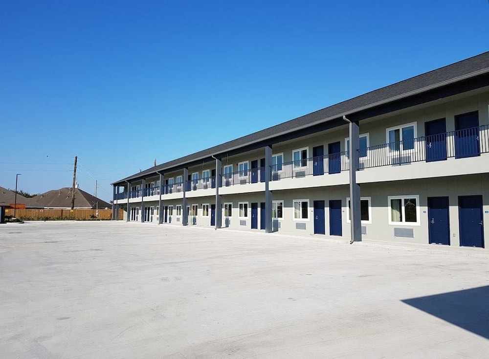 Empire Inn Cypress - photo 13