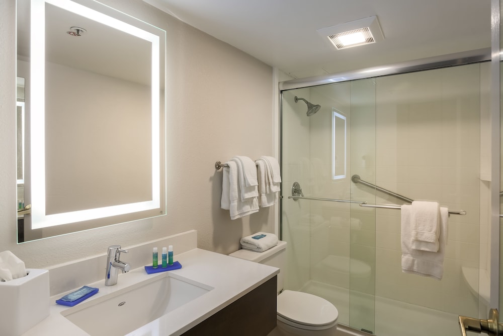 Holiday Inn Express Milwaukee West Medical Center by IHG - photo 24