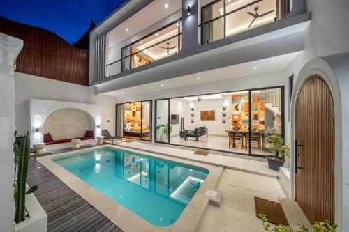Alisa 3 Exquisite 3BR Villa with Stunning Rooftop Views — 4-Star Luxury Hotel in Canggu, Indonesia