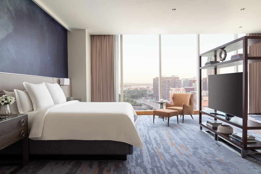 Four Seasons Hotel St Louis - photo 9