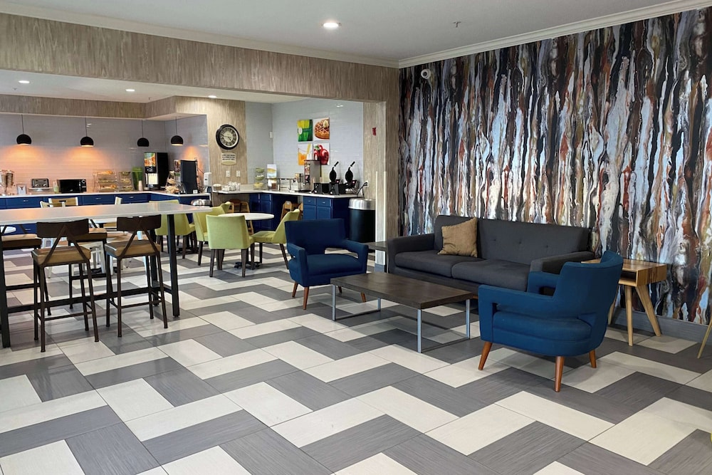 Wingate by Wyndham Uniontown - photo 3