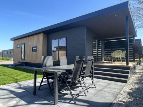 Holiday Home Dijkzicht by Interhome — 4-Star Luxury Hotel in Scherpenisse, Netherlands