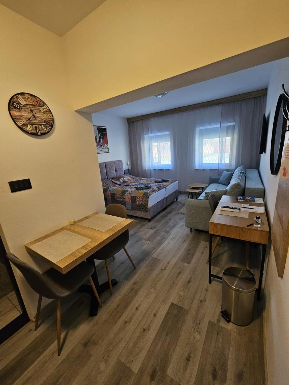 Studio Apartman Vito — Unknown City — photo 3