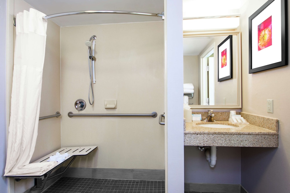Hilton Garden Inn Independence - photo 31