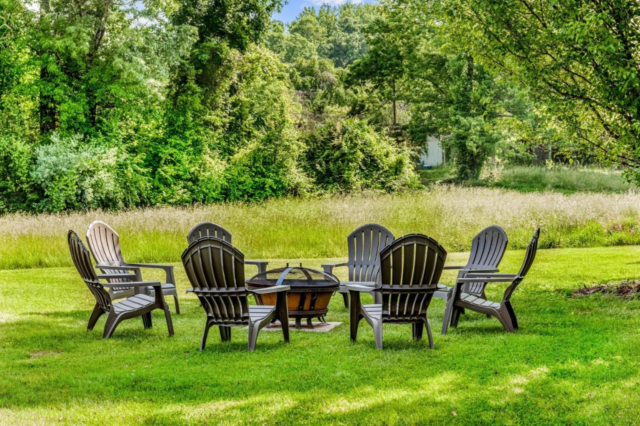 Justus Bluff - carbon neutral hotel in Flat Rock