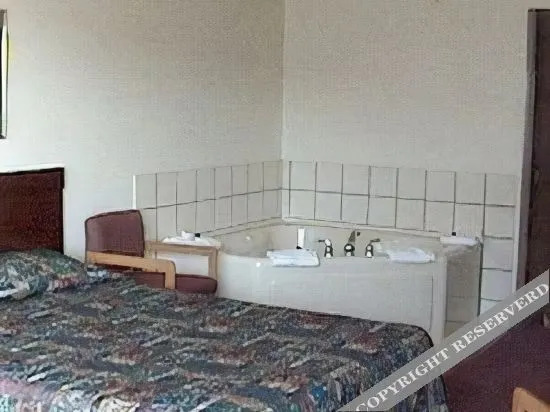Economy Lodge and Suites Lincoln - photo 2