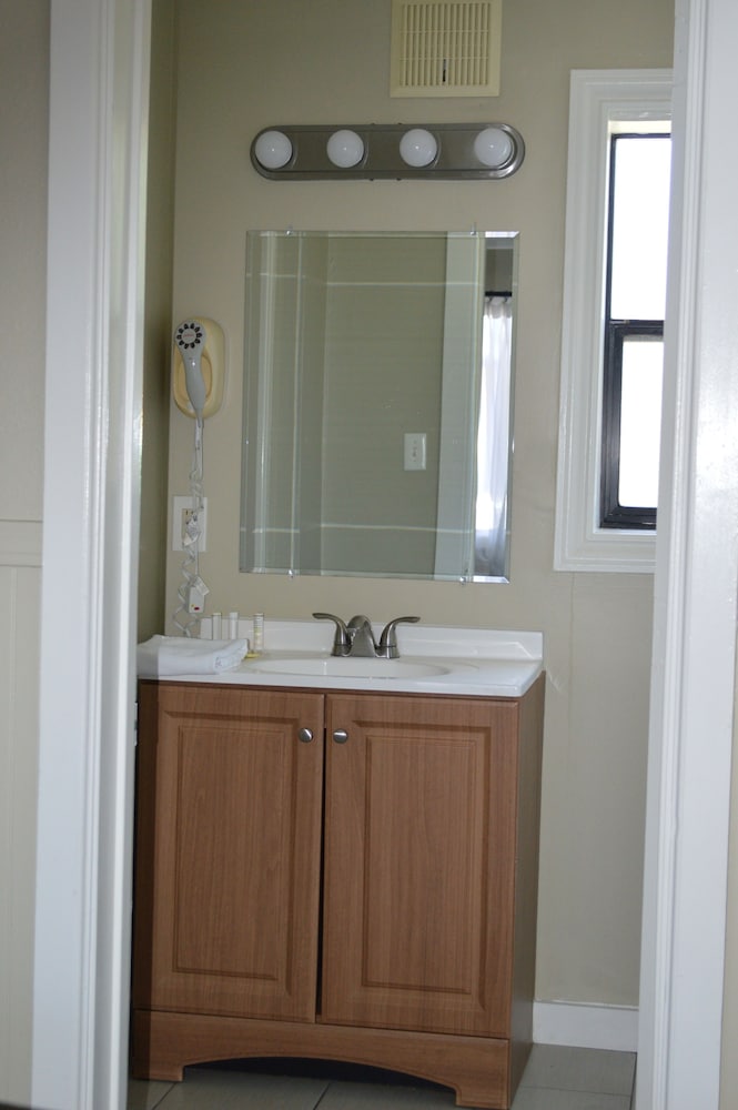 Travelodge by Wyndham Fort Bragg - photo 60
