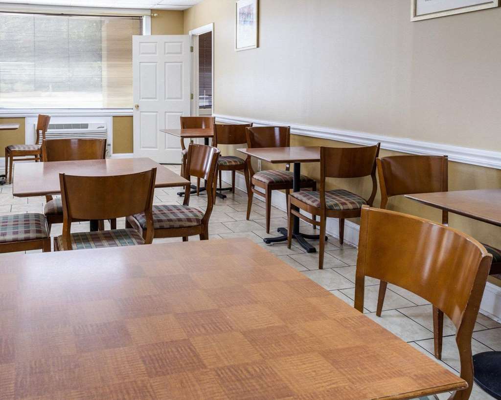 Rodeway Inn Colonial Heights I 95 - photo 30
