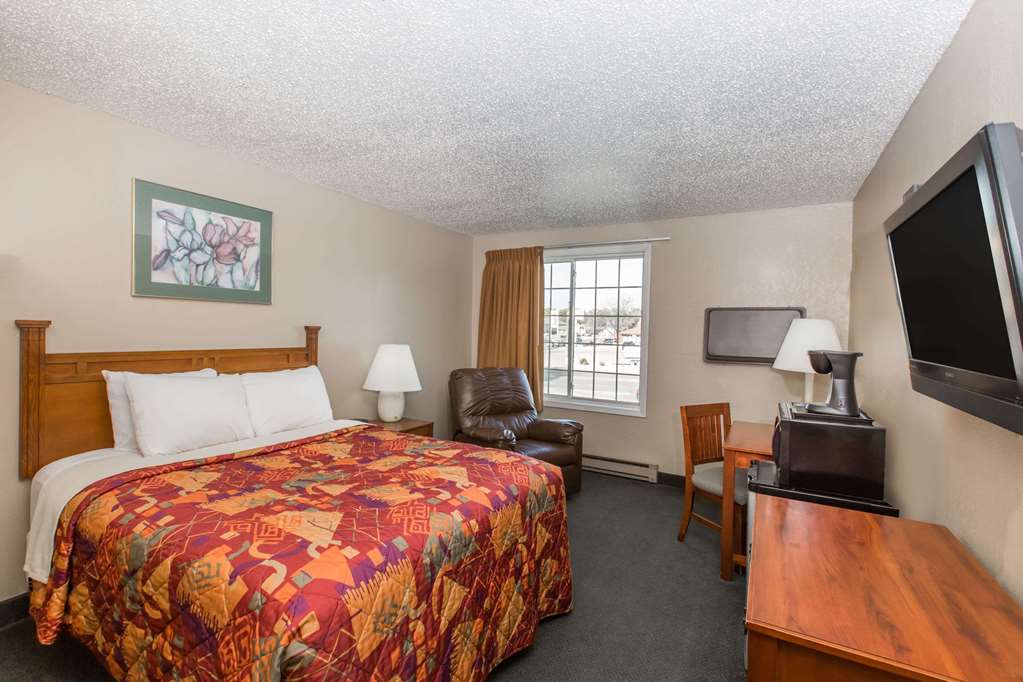 Days Inn by Wyndham Pierre - photo 11