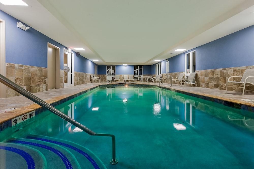 Holiday Inn Express Salinas by IHG - photo 13