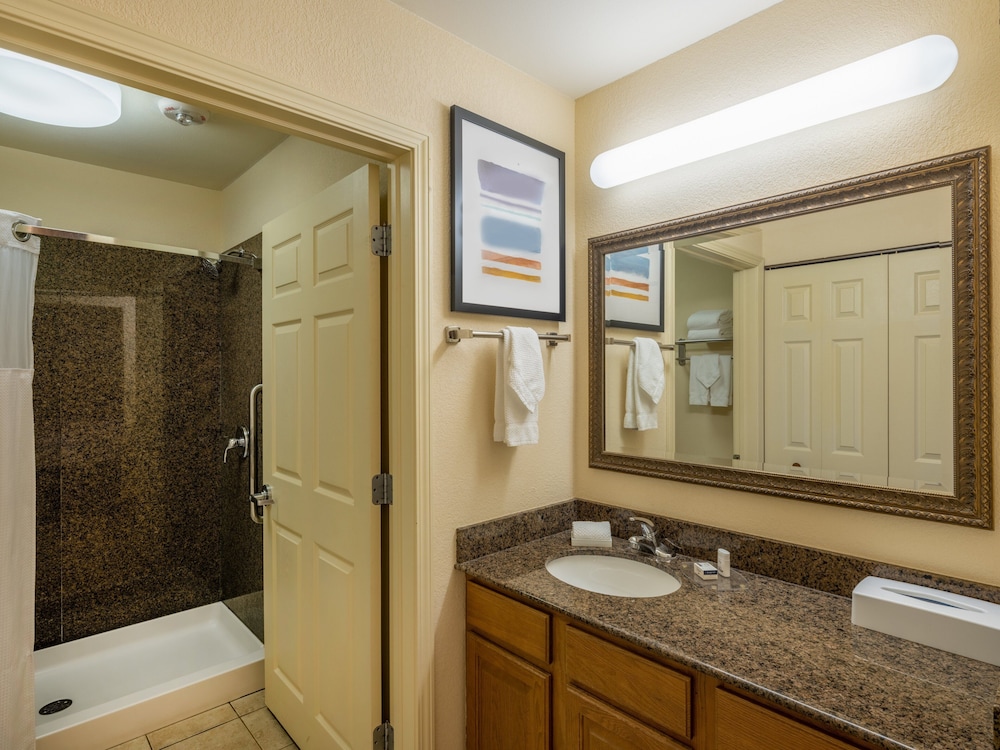 Staybridge Suites Milwaukee Airport South by IHG - photo 32