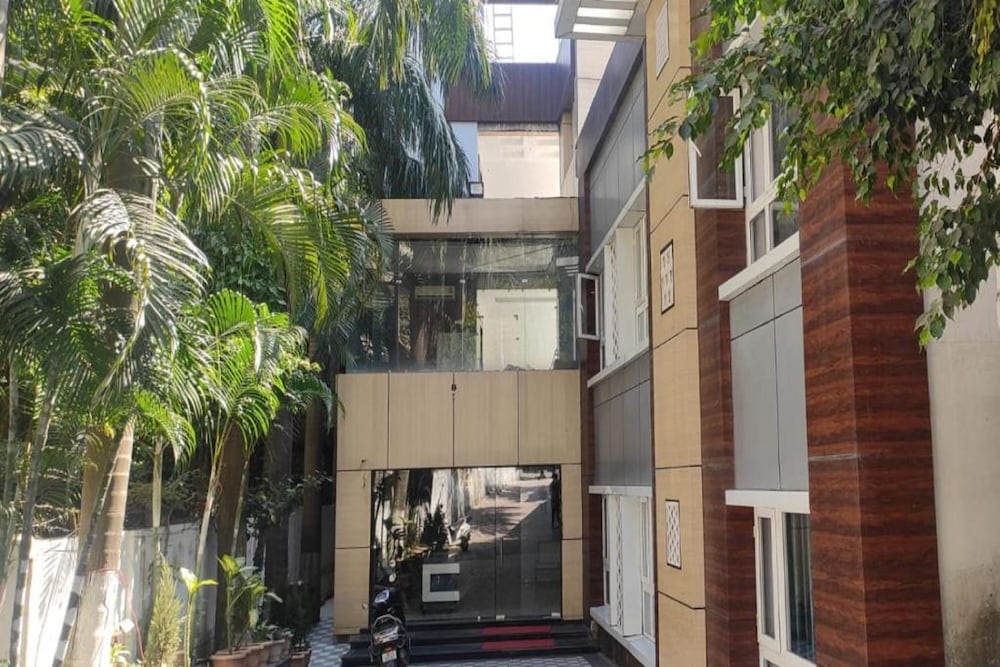 Q Saina S S K Regency — Narendranagar