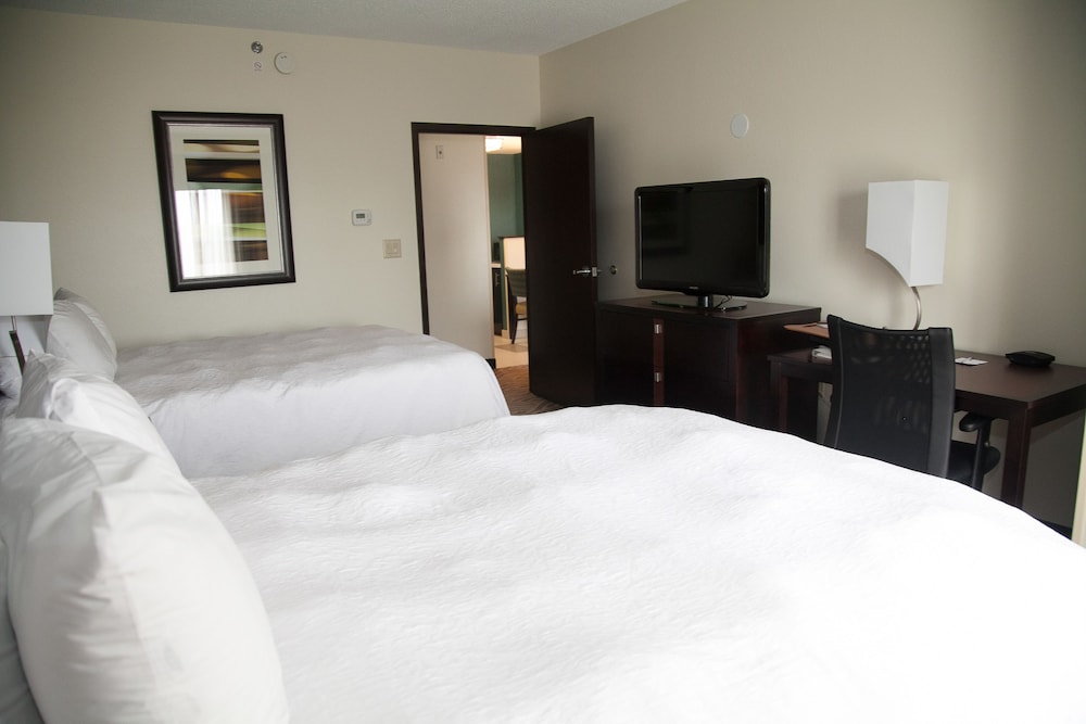 Hampton Inn & Suites Alpharetta - photo 5