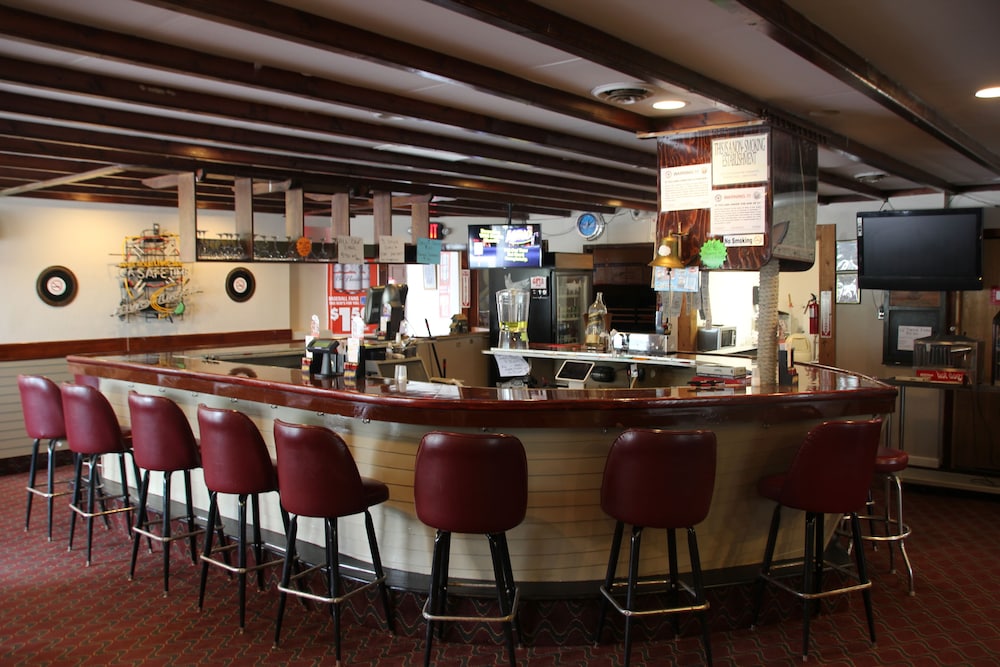 Lake Erie Lodge - photo 20