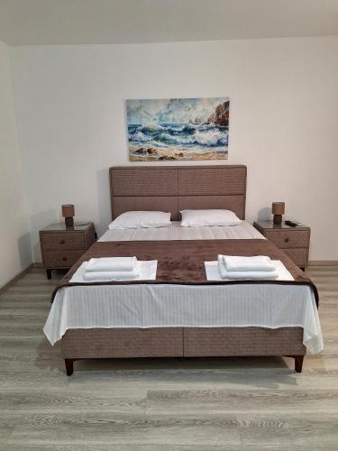 Hillary E Vale Room - carbon neutral hotel in Rome