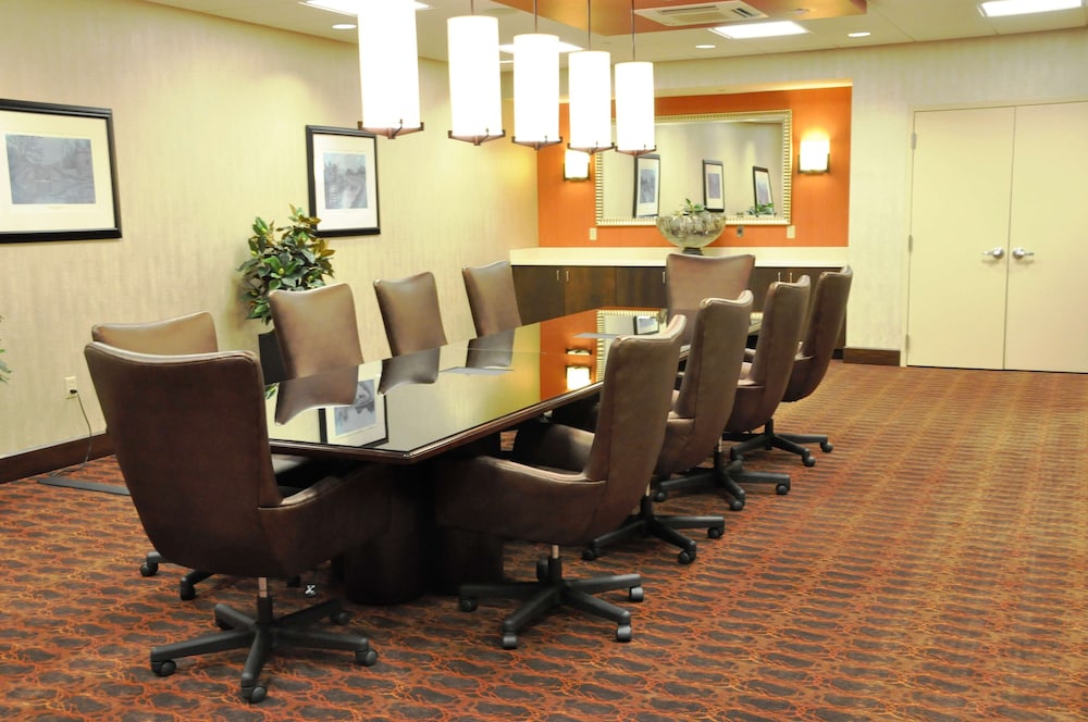 Hampton Inn & Suites Cincinnati Uptown University Area - photo 35