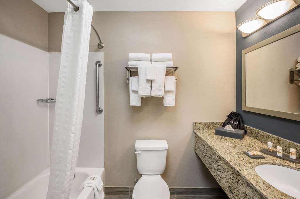 La Quinta Inn & Suites by Wyndham Glendive - photo 28