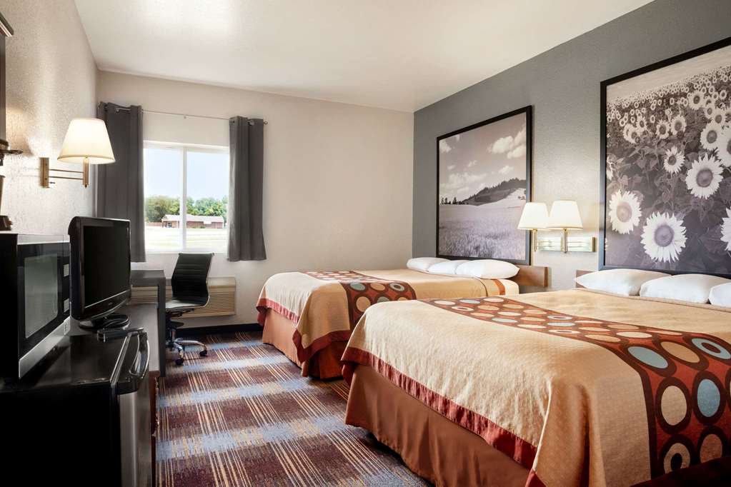 Super 8 by Wyndham Holton - photo 10