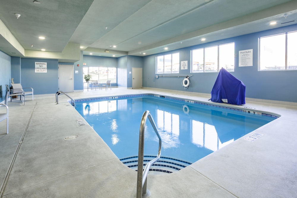 Holiday Inn Express & Suites Chattanooga by IHG - photo 32
