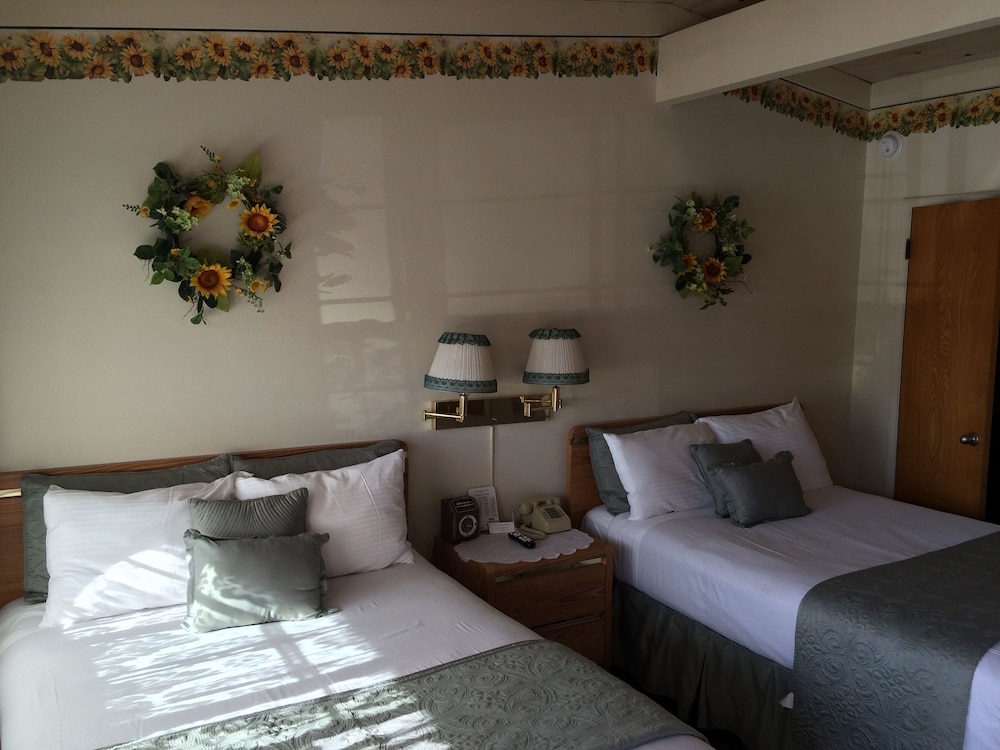 Sundown Inn - photo 10