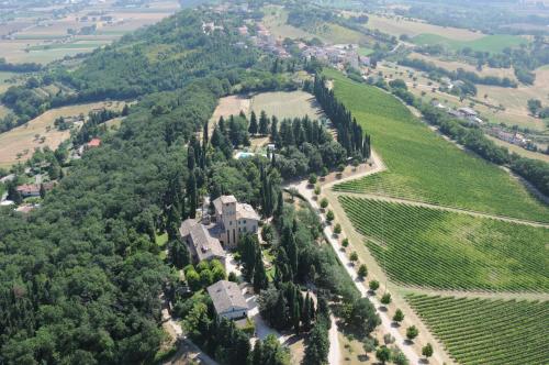 Relais Villa Sant'Isidoro — 4-Star Luxury Hotel in Corridonia, Italy