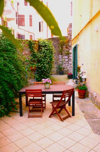 La finestra di fronte — 4-Star Luxury Hotel in La Spezia, Italy