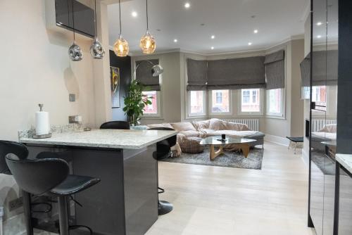 3 Bed House in the heart of London — 4-Star Luxury Hotel in London, United Kingdom