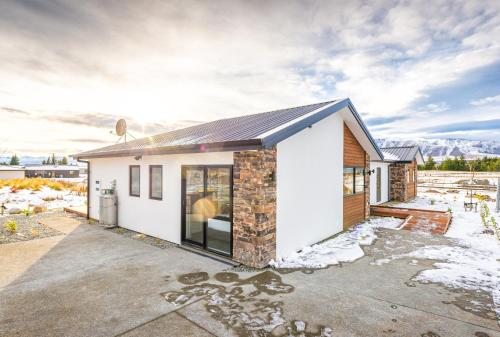 Mirror Lake Apartment — 4-Star Luxury Hotel in Lake Tekapo, New Zealand