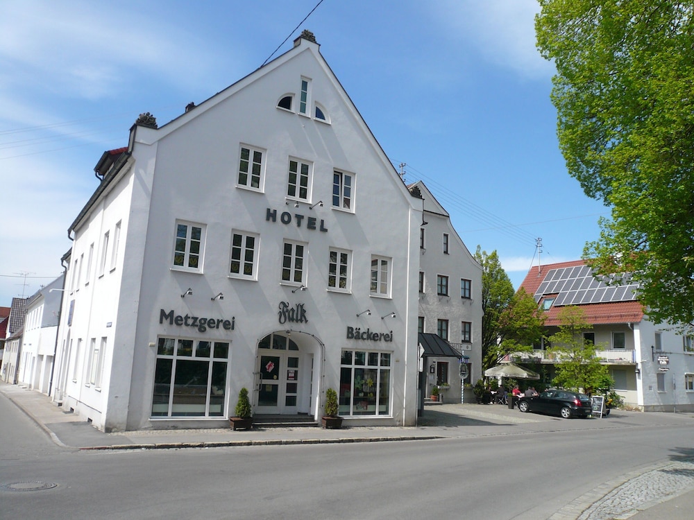 Gasthof Falk Hotel — 4-Star Luxury Hotel in Vaterstetten, Germany