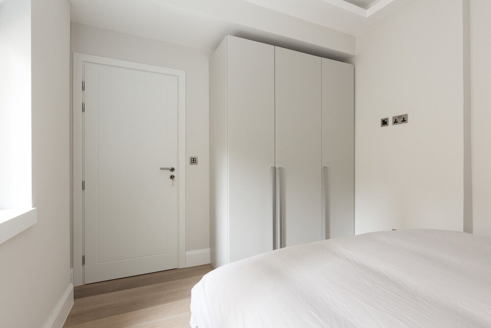 Eson2 The Saint Stephen's Gardens Mansion VII — 4-Star Luxury Hotel in London, United Kingdom