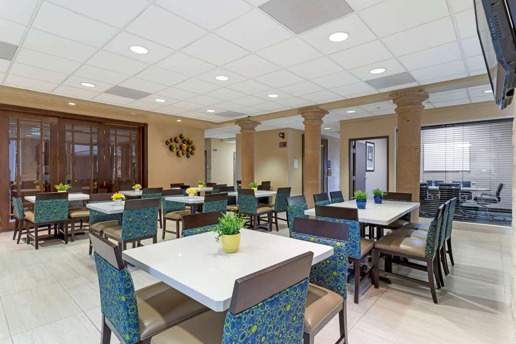 Comfort Suites Kingwood Houston North - photo 30