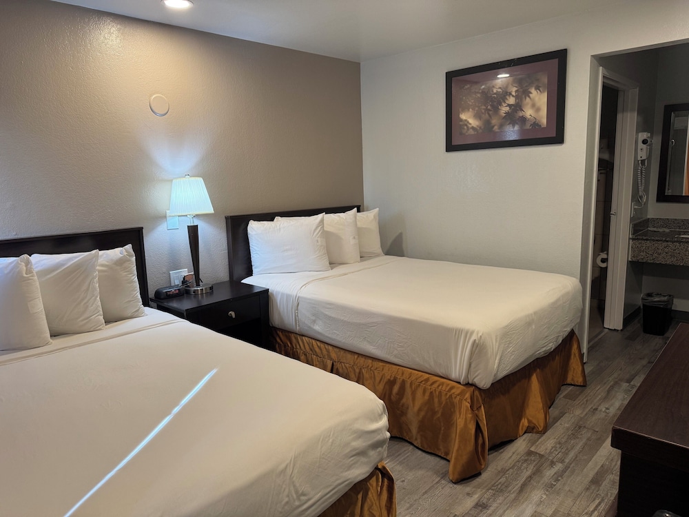 Travelodge by Wyndham Sacramento Rancho Cordova - photo 9