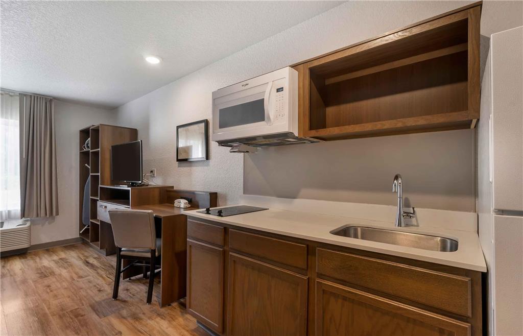 Extended Stay America Select Suites Tampa Brandon East - photo 9