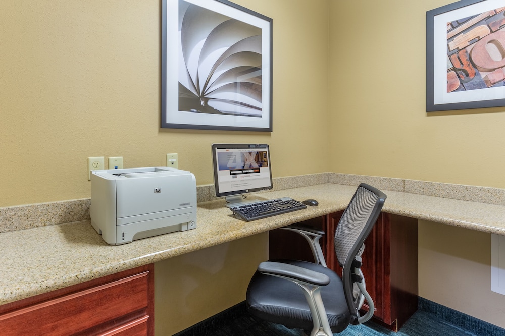 Candlewood Suites Airport by IHG - photo 26
