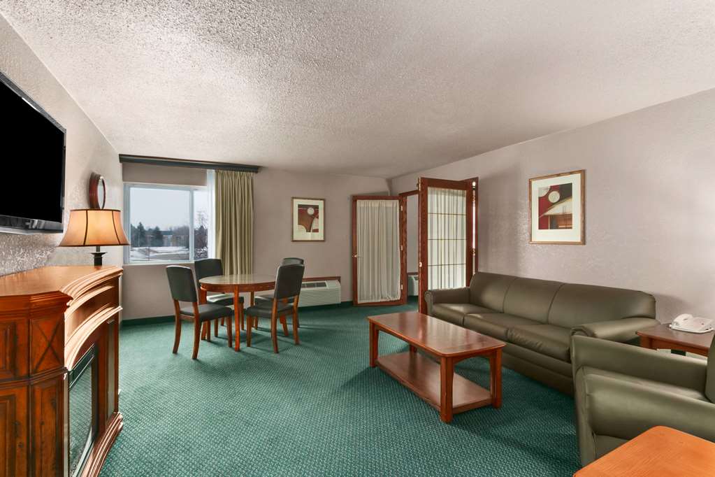 Ramada by Wyndham Bismarck - photo 22