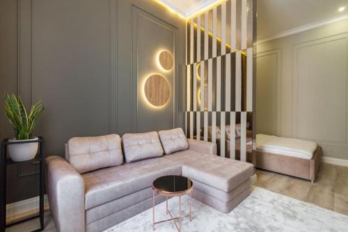 Hotel Babylon - carbon neutral hotel in Unknown City