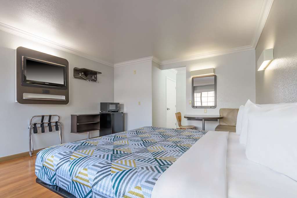 Motel 6 San Jose CA Convention Center - photo 9