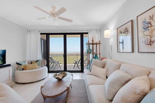 Fleur De Sel by Gulf Coast Getaways — 4-Star Luxury Hotel in Navarre, United States